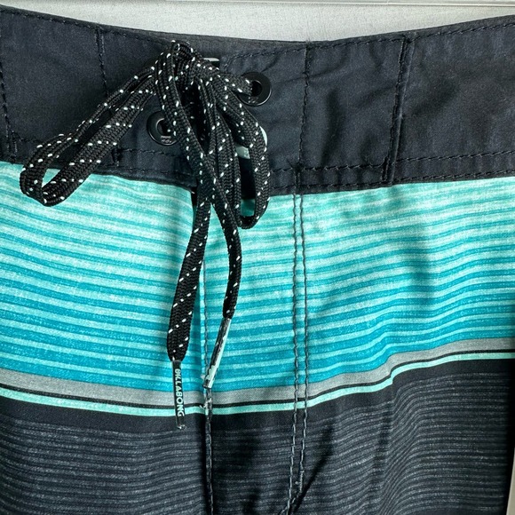 O’Neill Men’s 29 All Day OG Stripe Board Shorts Cinch Fly No Stretch - Picture 2 of 9